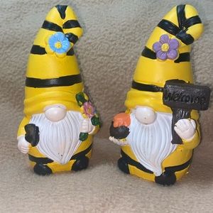 NWT | Bumblebee Garden Gnomes | Ceramic | Fairy Garden | Springtime decor